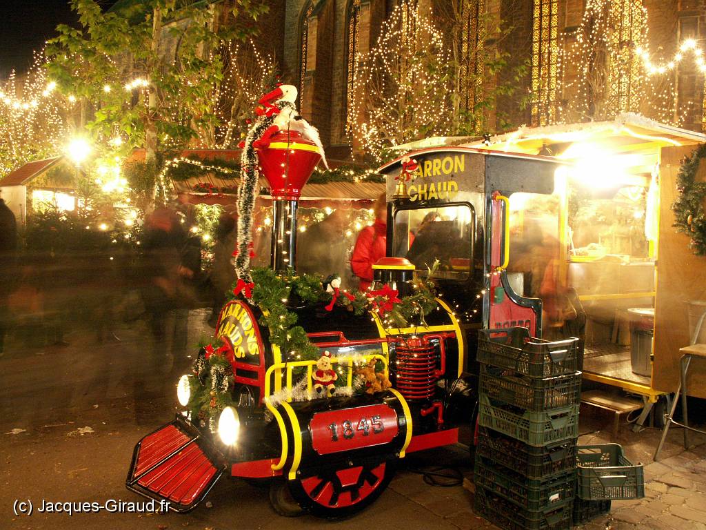 2006-12-09_17-52-25_Decembre_28,0mm_6_DiMAGE A2.JPG